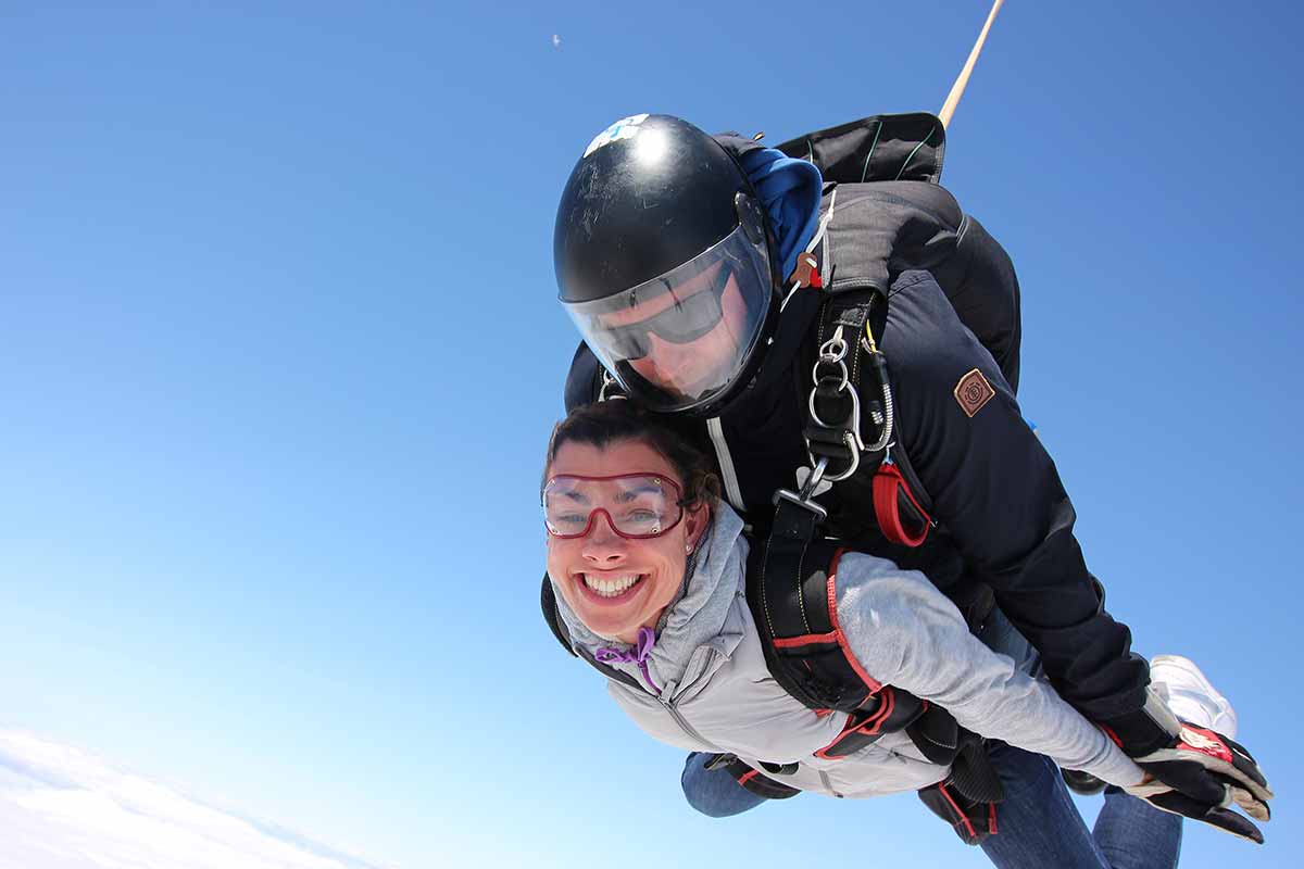 Votre premier saut en parachute solo